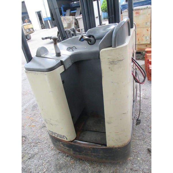 Crown RC3020-30 Electric Stand-Up Narrow Aisle Forklift Lift Truck 3000LBS 36V - Forklifts