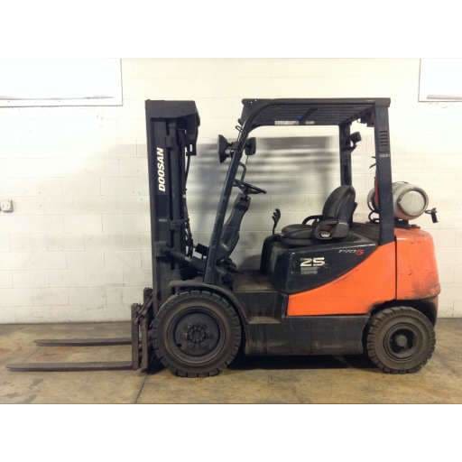 Daewoo G25E-5 5000 lb. LPG Forklift w/ Sideshift & Solid Pneumatic Tires 189H - Forklifts