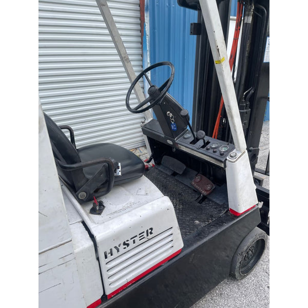 Hyster S60ES 6000 lb. LPG Forklift w/ Sideshift 170.5H Triple Mast - Forklifts
