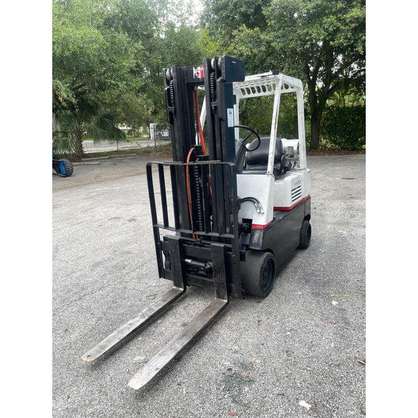 Hyster S60ES 6000 lb. LPG Forklift w/ Sideshift 170.5H Triple Mast - Forklifts