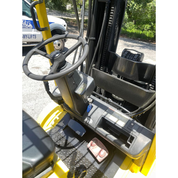 Hyster S65XM 6500 lb. LPG Forklift w/ Sideshift Turret 170.5H Triple Mast - Forklifts