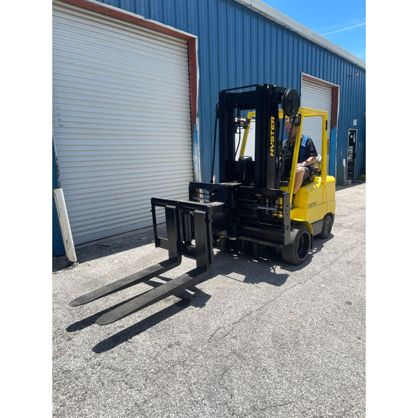 Hyster S65XM 6500 lb. LPG Forklift w/ Sideshift Turret 170.5H Triple Mast - Forklifts