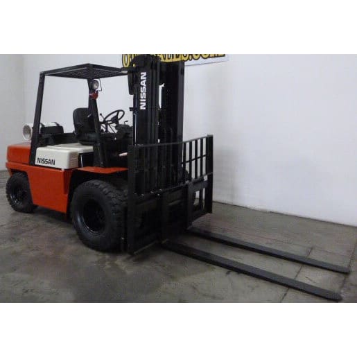 Nissan BGF03A40V 8000 lb. LPG Forklift w/ Sideshift 184H - Forklifts