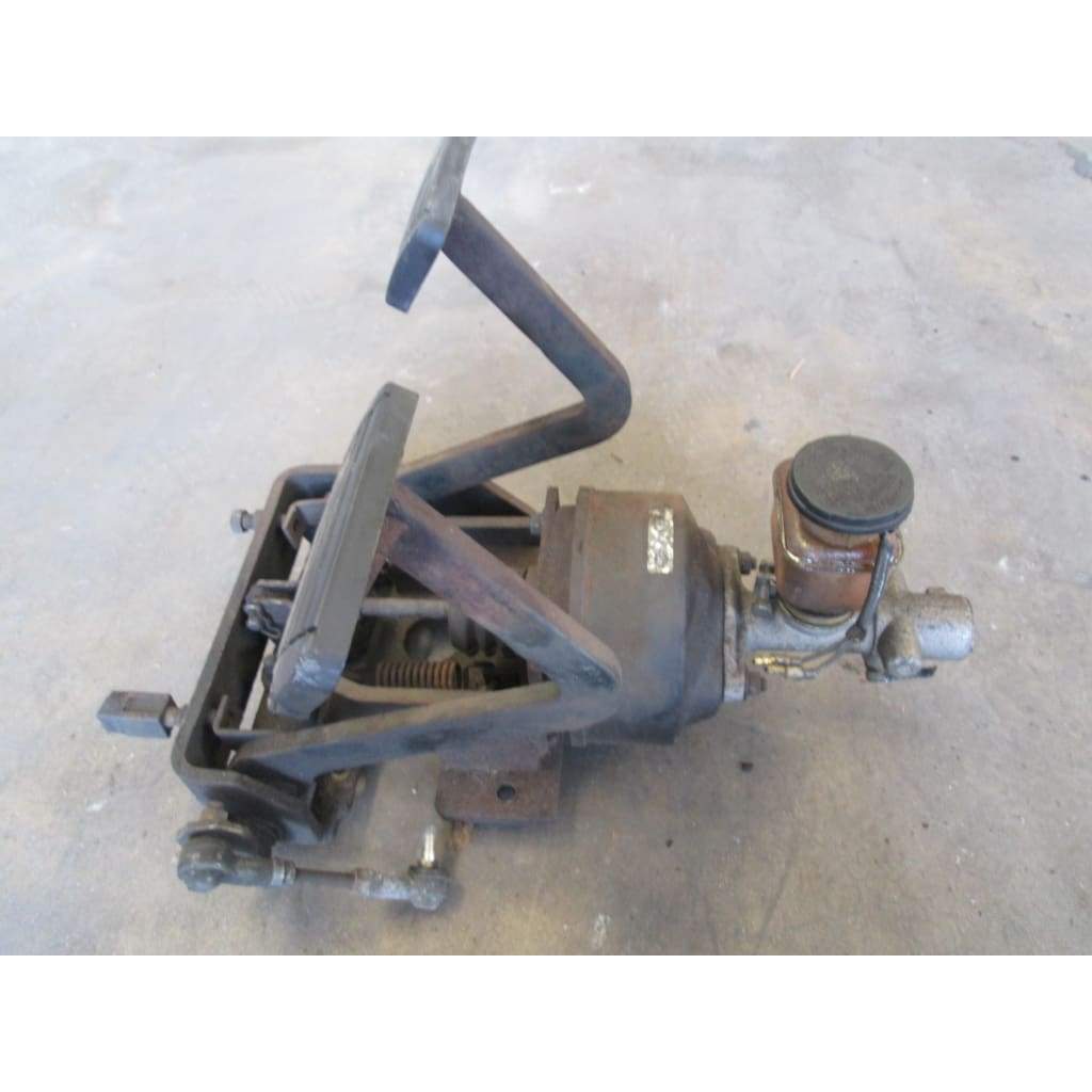 Nissan Gas Brake Pedals - Parts