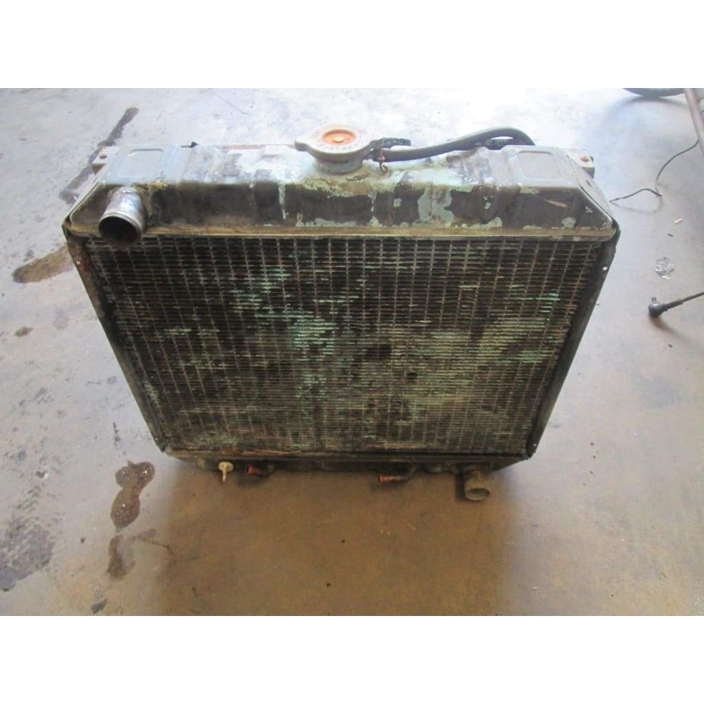 Nissan Gas Radiator - Parts