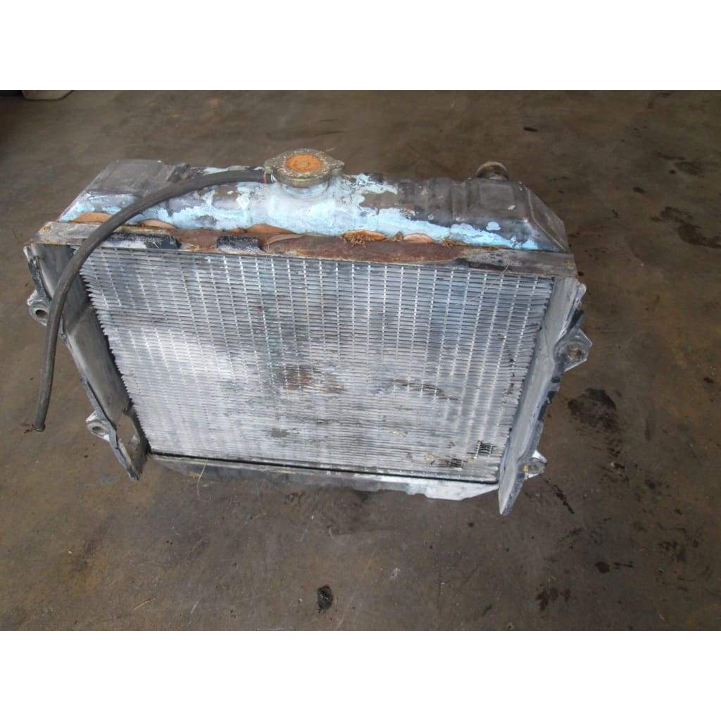 Nissan Gas Radiator - Parts