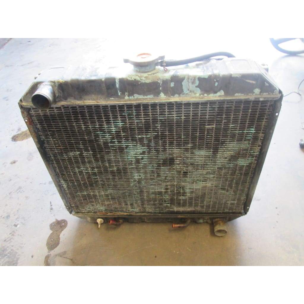 Nissan Gas Radiator - Parts