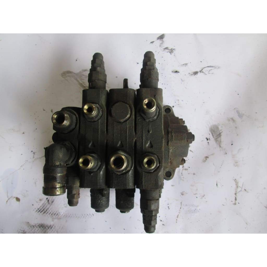 Nissan Gas Spool Valve - Parts