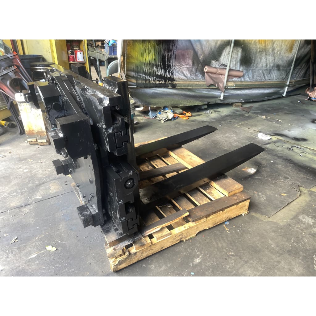 REFURBISHED Rightline RF50C Rotating Fork Positioner Clamp Attachment Class 3 - Attachments