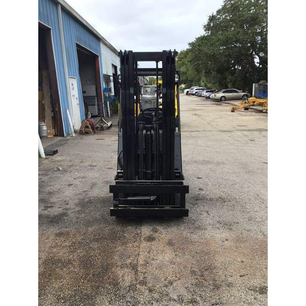 Nissan 3000 lb. LPG (Propane) Forklift w/ Sideshift 170 - Forklifts
