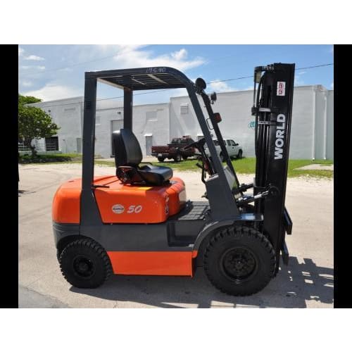 World Lift WFD50 5000LB Diesel Forklift w/ Sideshift 189H Pneumatic Tires - Forklifts