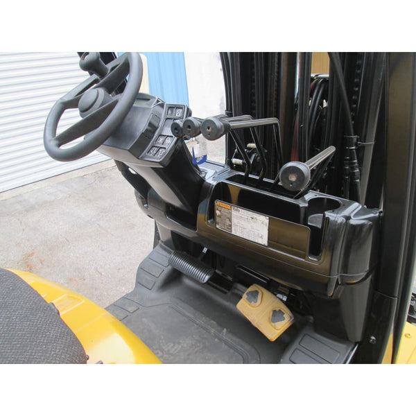 Yale GLC080LJ 8000LBS LPG Forklift w/ Sideshift 240 HT - Forklifts